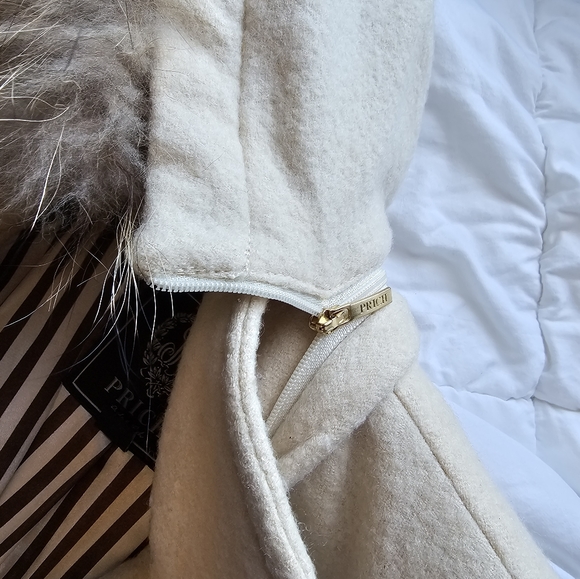 Coat with removable fur hoodie - Picture 6 of 8